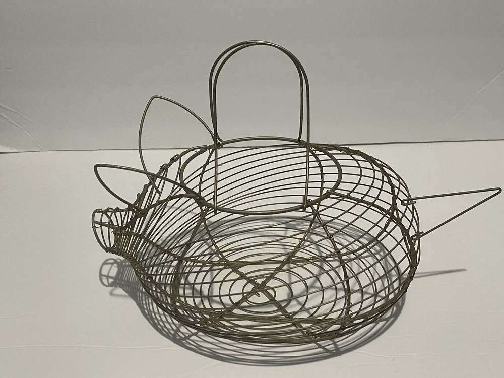 Wire Fresh Egg Gathering Basket Piglet Design
