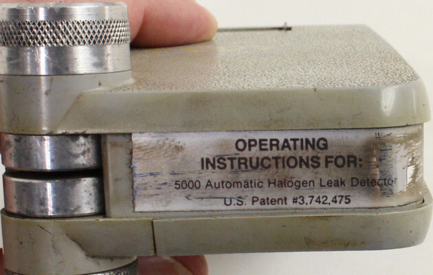 Vintage TIF Instruments Automatic Halogen Leak Detector Model 5000 W Case Works