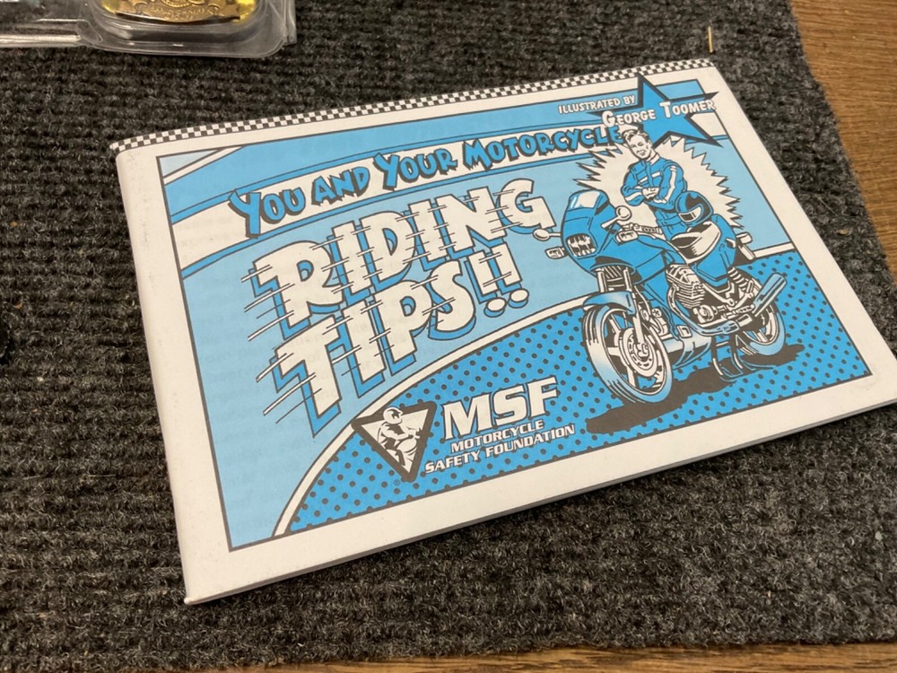 Harley Davidson Motorcycle Owners Manual & Pin & Patch Touring Models 2012 ?