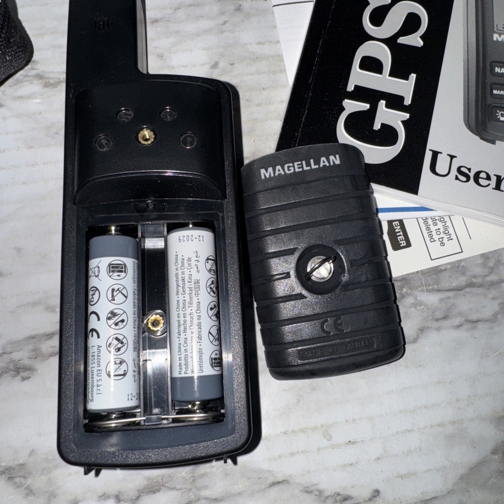 Magellan GPS 310 Satellite Navigator Handheld Receiver with Manual Tested