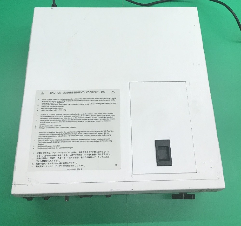 Stryker Endoscopy Quantum 4000 Light Source, Model 220-170-000