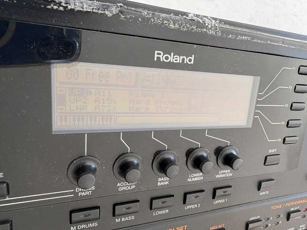 Roland RA800 Synthesizer
