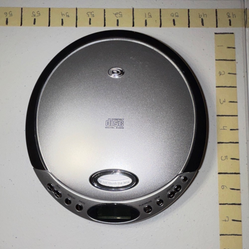 Durabrand CD-566 Programmable CD Player Silver/Black LCD Display Repeat