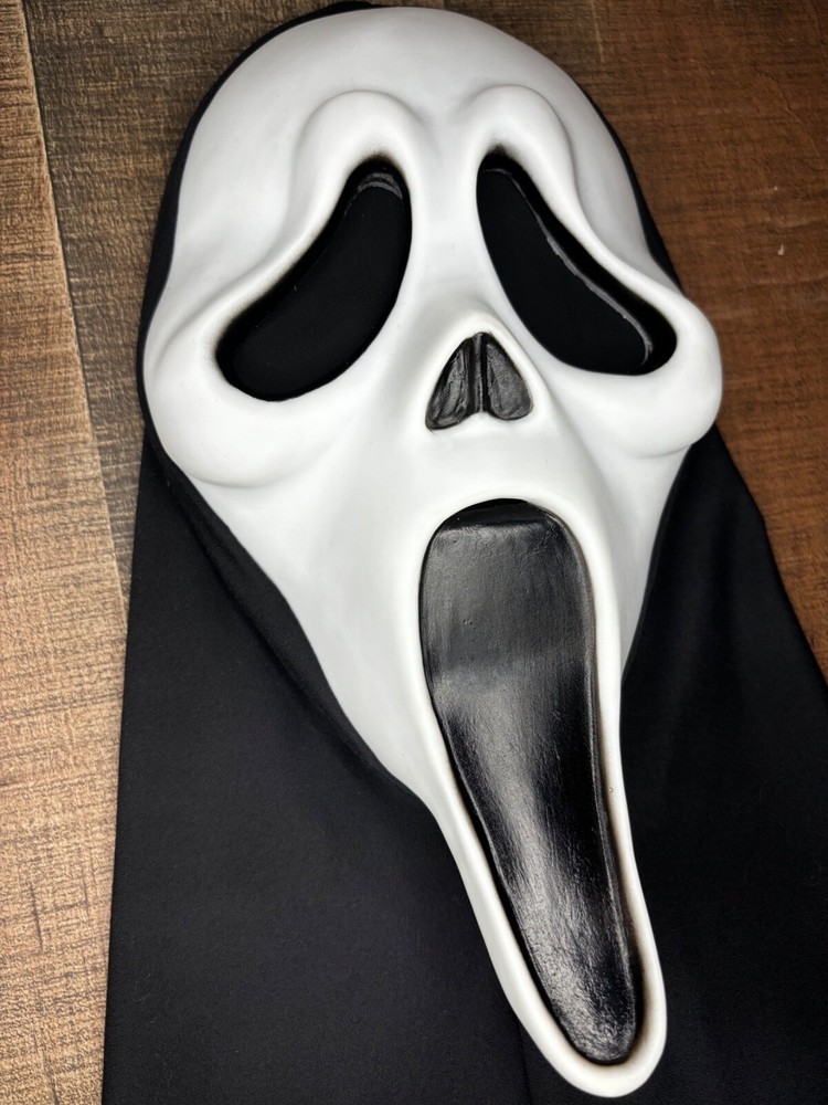 Deluxe Scream Screen-Accurate Reshrouded EU Mask
