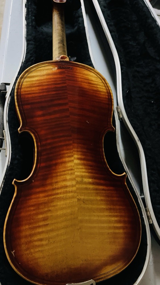 Maggini Violin 4/4 Doble Yarda