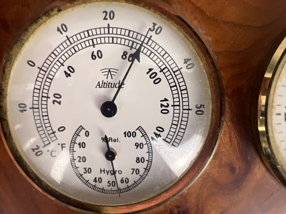 Desk Clock Barometer Altitude Humidity