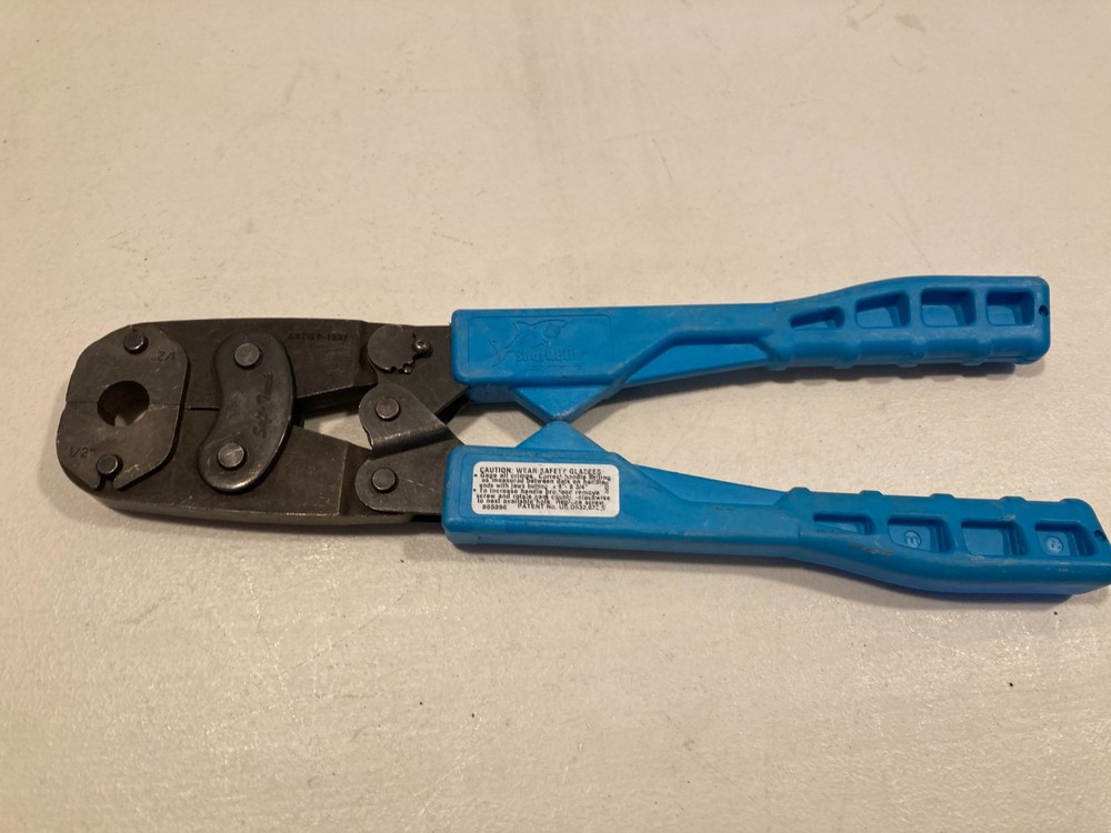 SharkBite Pex Crimp Tool Kit 865896 with PEX crimp tool kit #865896