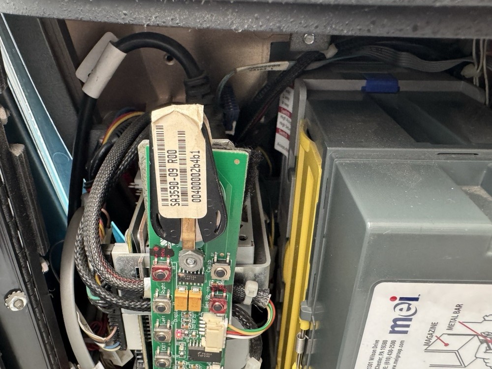 Merit Megatouch Aurora Arcade Video Multi Game Machine