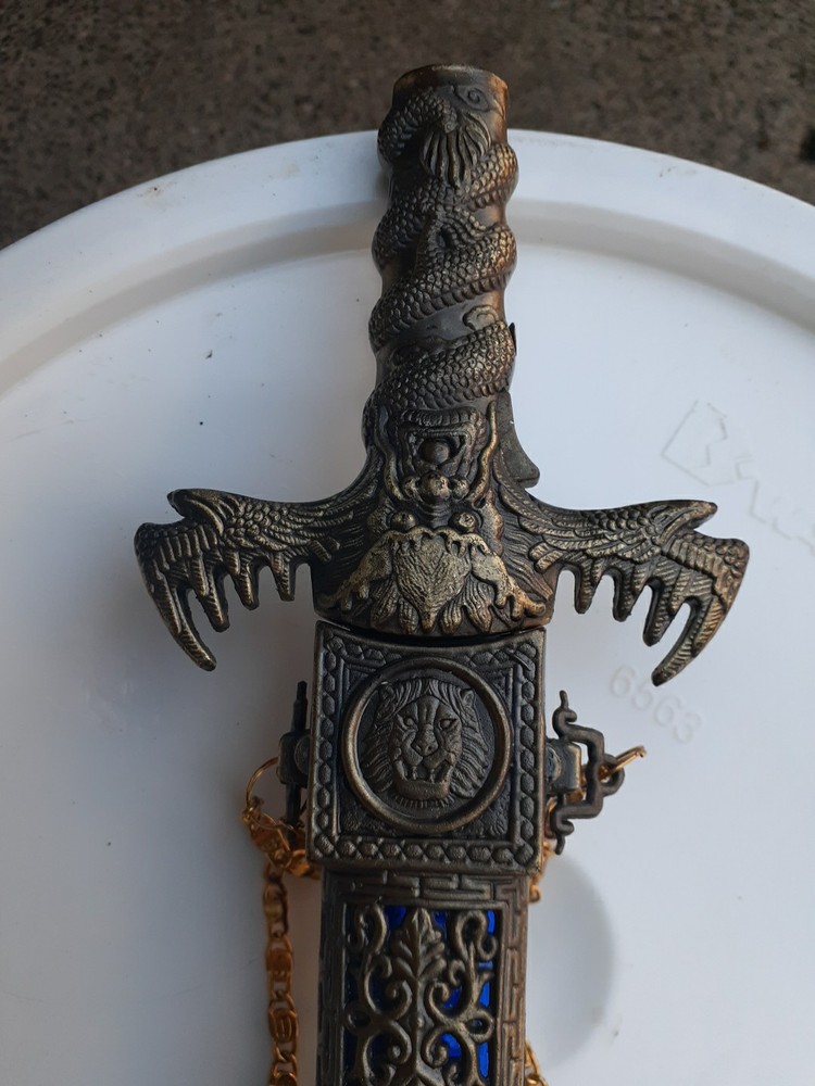 defender Dagger With Silver And Blue Case 8 In With Locking Case ornate design