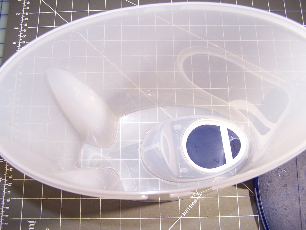 VINTAGE TUPPERWARE 21 CUP SHEER CONTAINER # 4002 LID # 4001