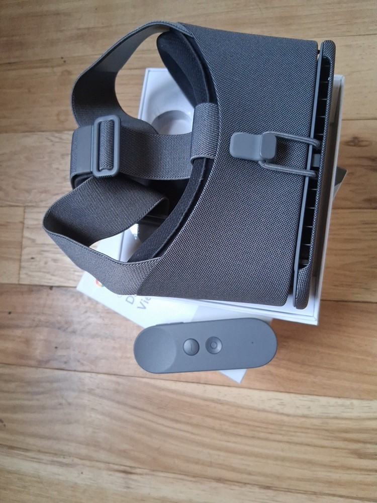 Google Daydream View VR Headset - Charcoal