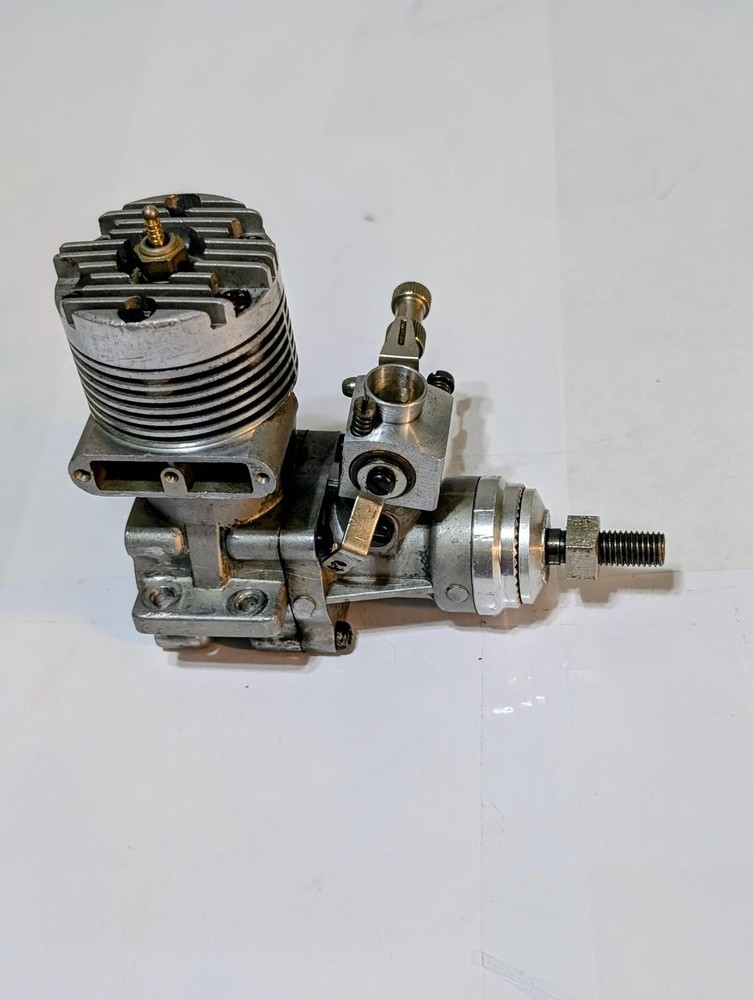 ENYA .40 R/C ENGINE, MODEL 6002, GRREAT COMPRESSION, GRREAT CONDITION