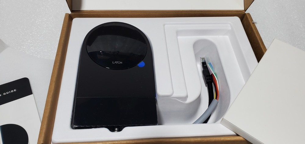 Latch R Series Model R2 Reader Black New.