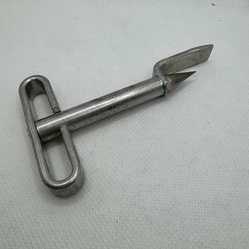 HAND-E-CAN PIERCER Vintage