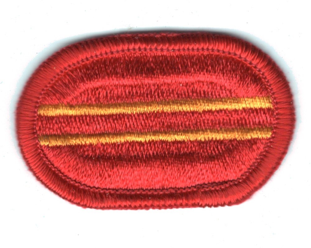Army Airborne Oval Patch: 2nd Battalion, 319th Artillery - merrowed edge