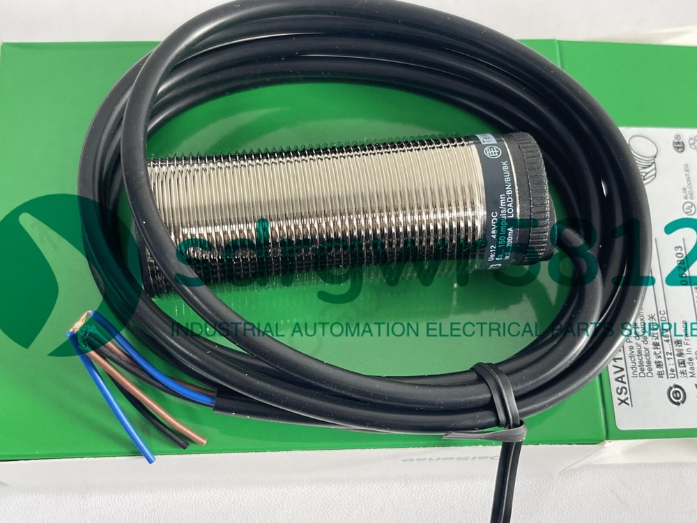 1PCS NEW Schneider XSAV11373 Limit Switch