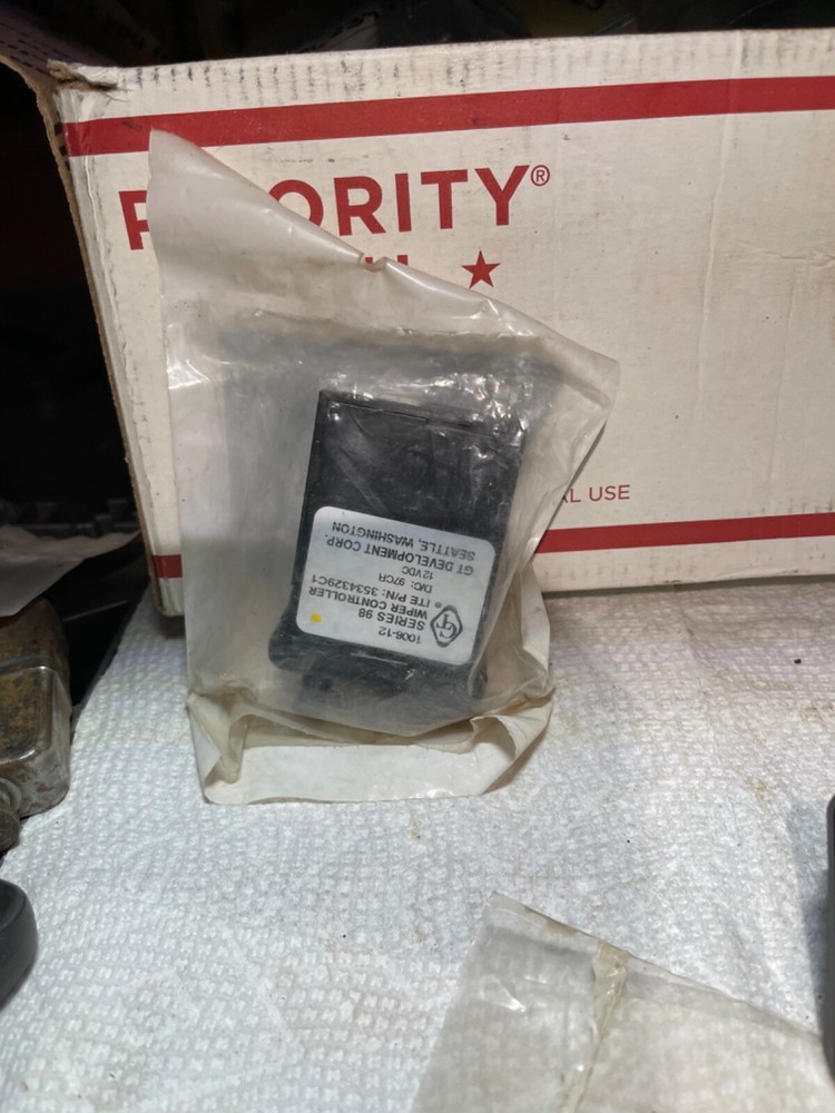 INTERNATIONAL 3534329C1 SWITCH, WINDSHIELD WIPER /WASHER CONTROLLER original eq