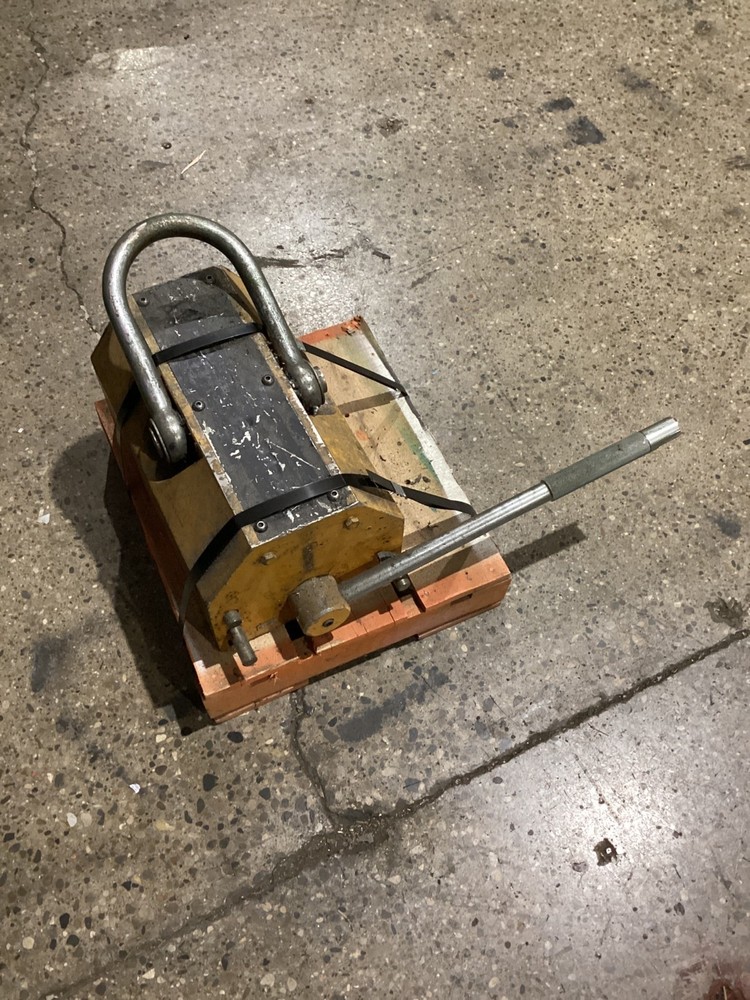 GIANT PML-3000 PERMANENT MAGNETIC LIFTER USED