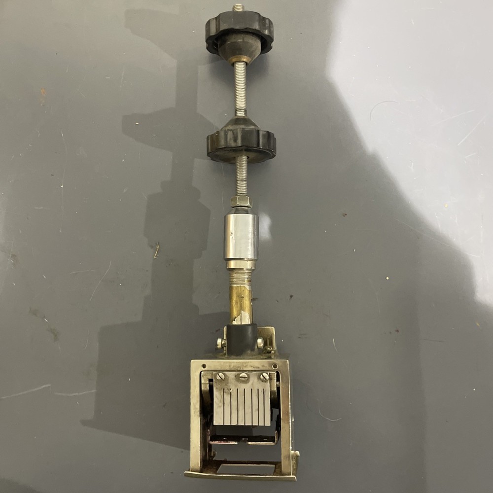 Numbering Head. model Number A 2712R