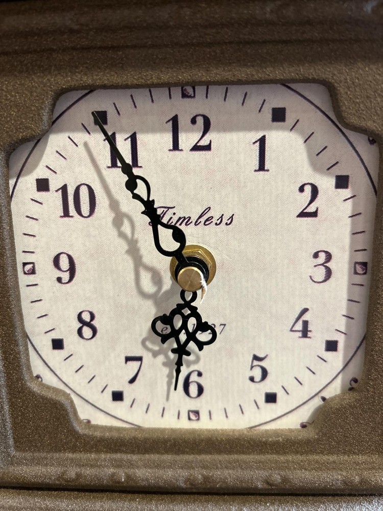 Timeless Clock Tabletop Batteries Established 1927 Working