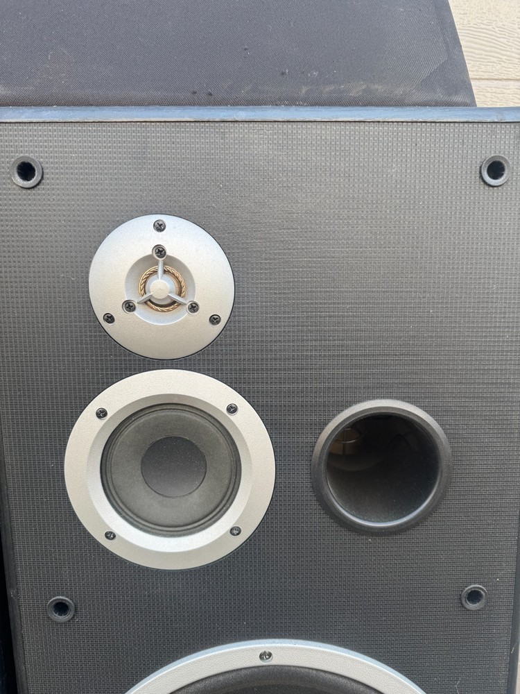 KLH 9250B 3 Way Floorstanding Speakers | Pre-Owned |