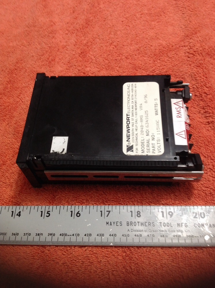 Newport Electronics Inc. Model 204B-RMS VR4 Voltmeter/Ammeter