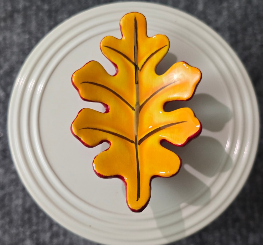 Nora Fleming RETIRED Free Falling A165 Fall Oak Leaf