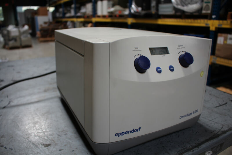 Eppendorf 5702 Centrifuge
