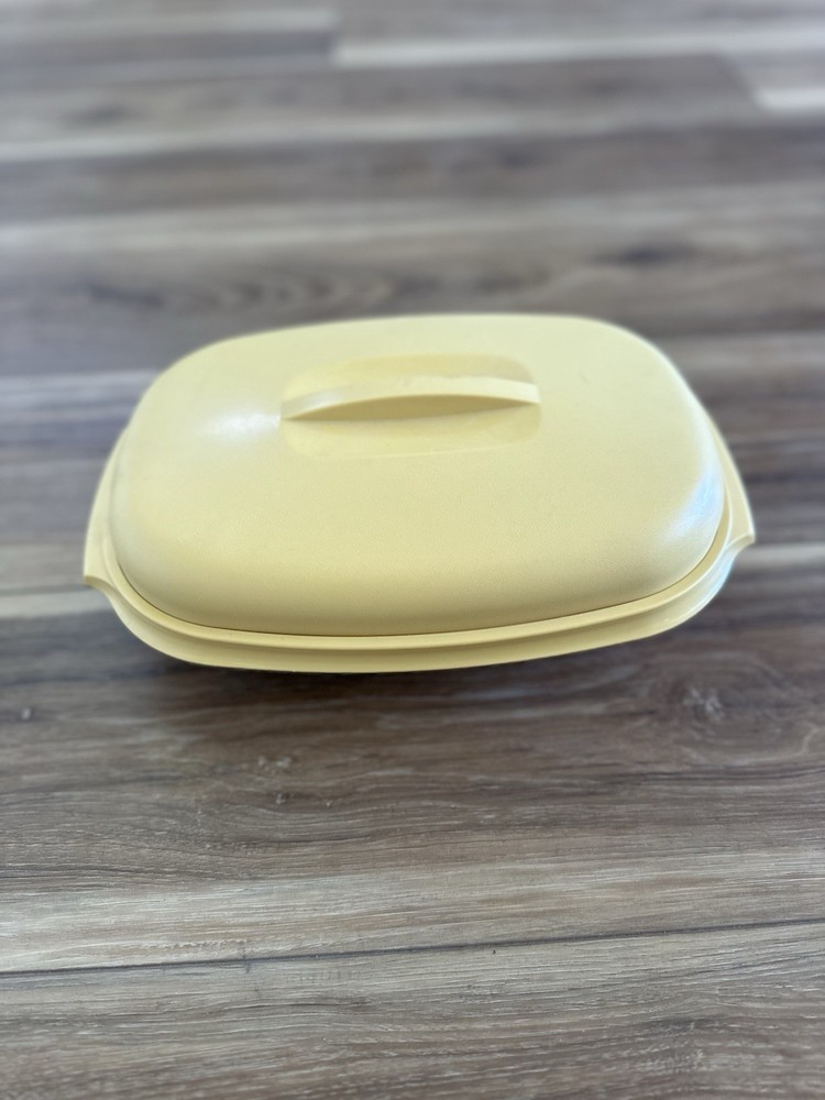 2 Vintage tubberware storage/strainer