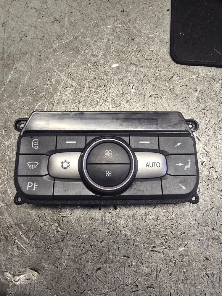 DAF XF 106 CLIMATE CONTROL PANEL 2136829