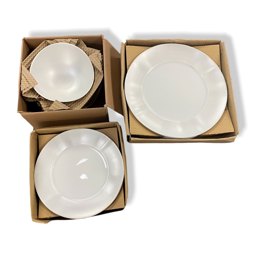 $230 NEIMAN MARCUS White Hand Pearl Dinnerware 9-Piece Set