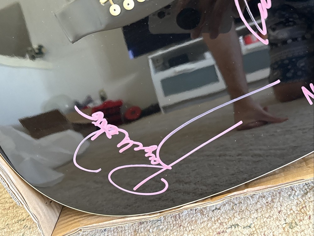 SIGNED GUITAR PINK FLOYD - ROGER WATERS DAVID GILMOUR NICK MASON RICHARD WRIGHT