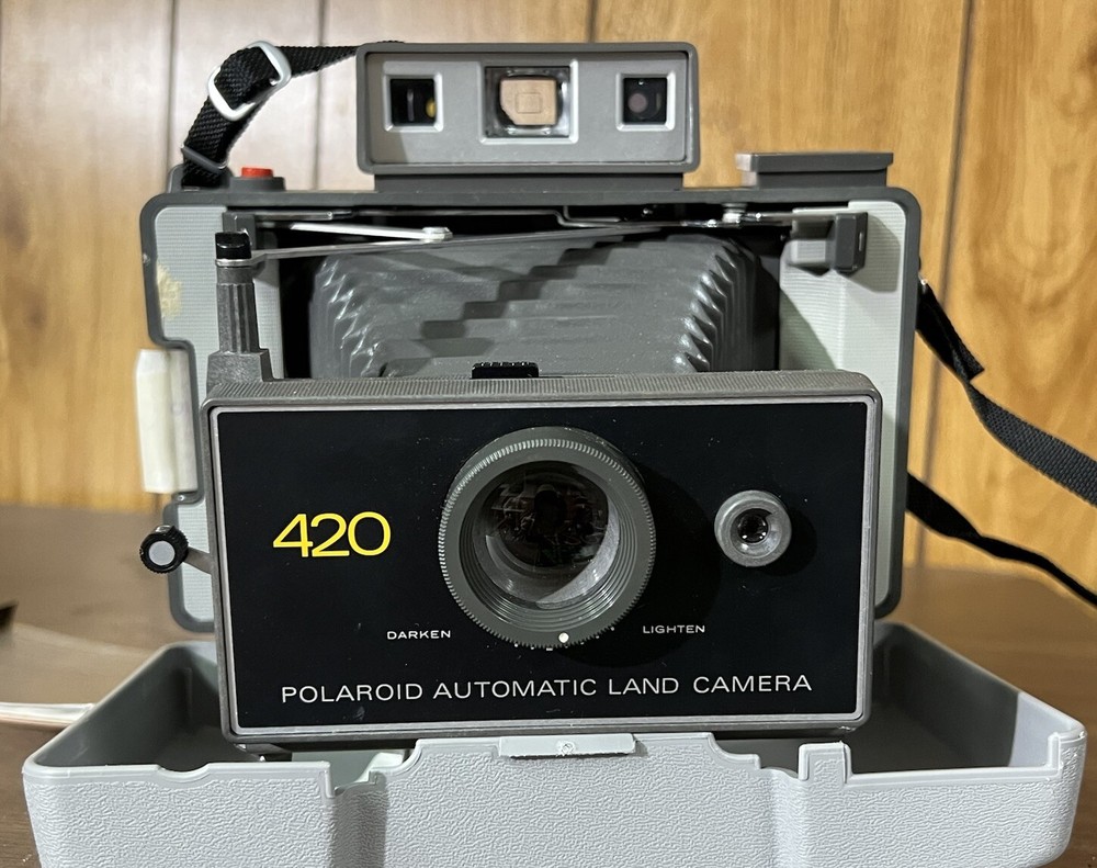 Vintage Polaroid Automatic Land Camera Model 420 With Flash Hard Case