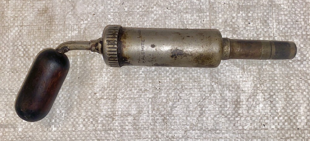 VINTAGE ALEMITE CORP LUBRICATOR MINI PUSH/PULL GREASE GUN