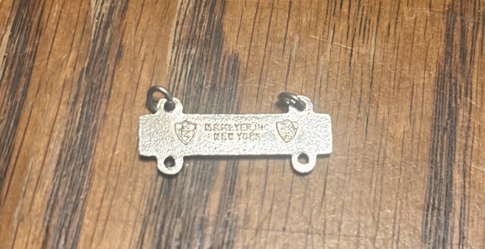US military ￼sharp shooter badge