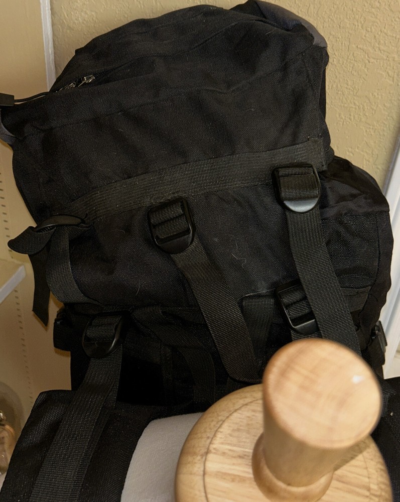 Outlander Extreme 80 Internal Frame Backpack W Attached Day Pack GUC