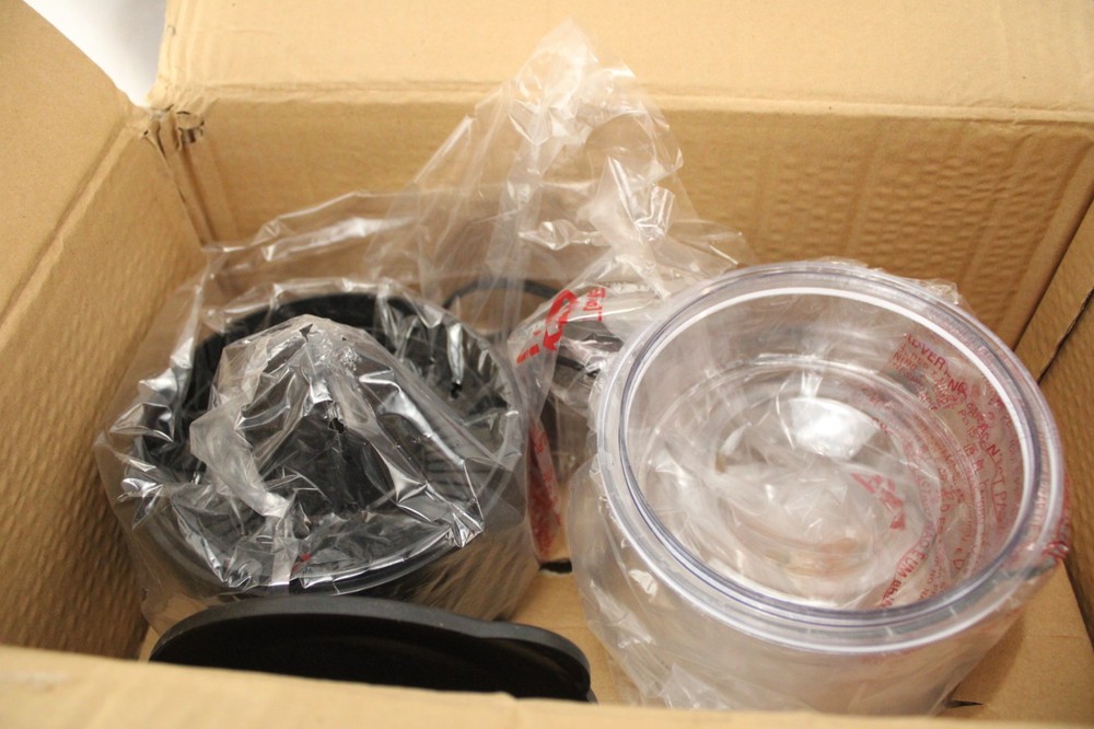 Cooks Essentials Juice Extractor Model CE202010 NIB