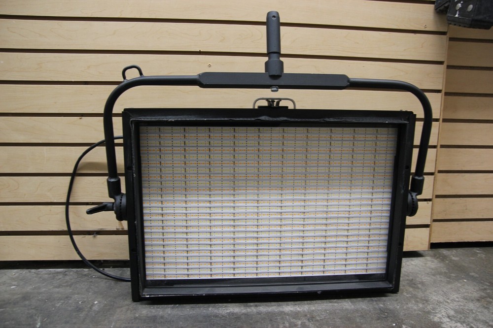 MacTech LED Artist Series 300BC Bi-Color Studio Light Panel