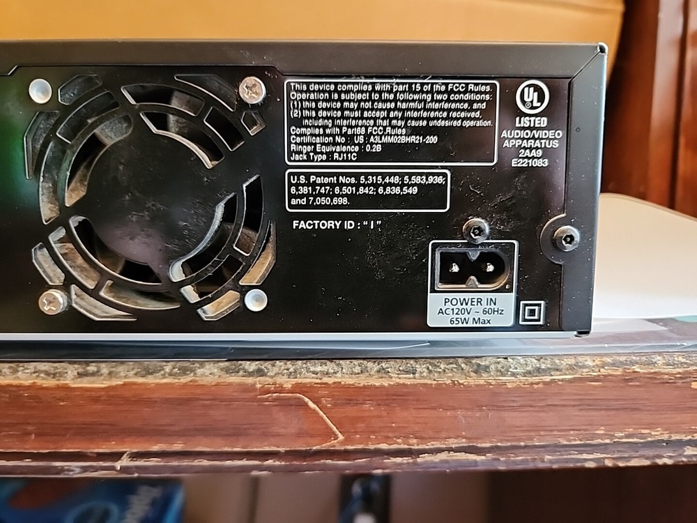 DirecTV Plus R22-200 HD DVR No Card No Remote No Cable Both Doors Missing 2008