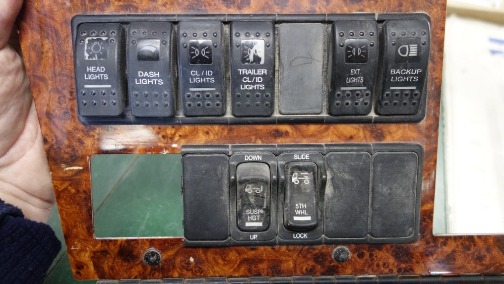 Western Star 4900 Dash Panel w Switches