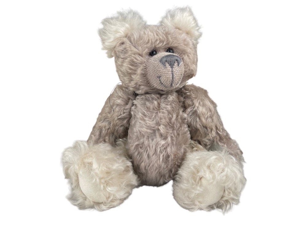 Artist Bear Teddy Bear 32cm. Excellent condition.