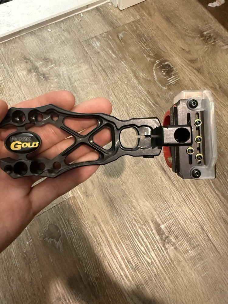 Compound bow kit - sight, arrow rest, stabs, sling, QD