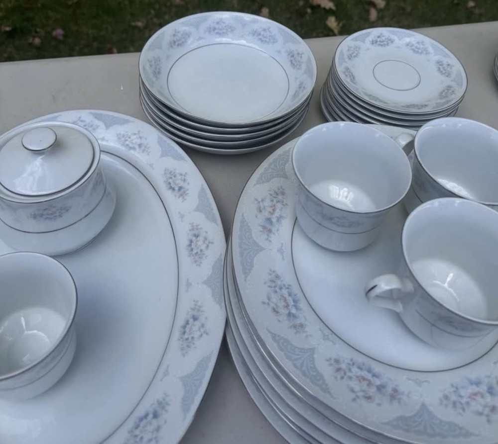 Silverie Fine China Floral Dinner Set White Silver Light Blue Multiple Pieces