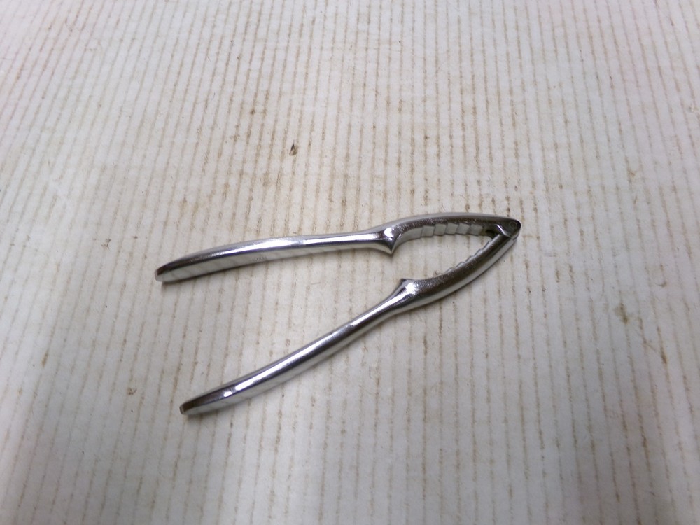 Kalmar Italy Nut Cracker 6 1/2"