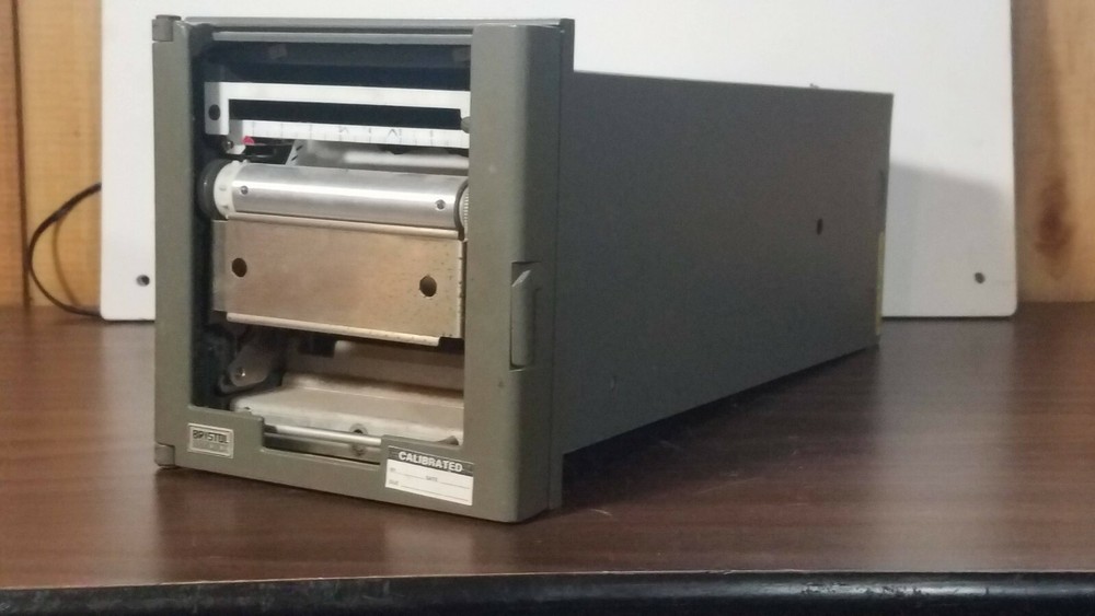 Bristol Babcock 462110G chart recorder, broken glass front
