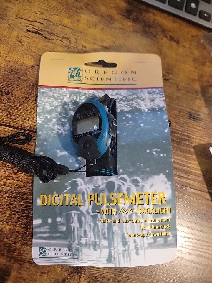 Oregon Scientific Digital Pulsemeter Model PM138E