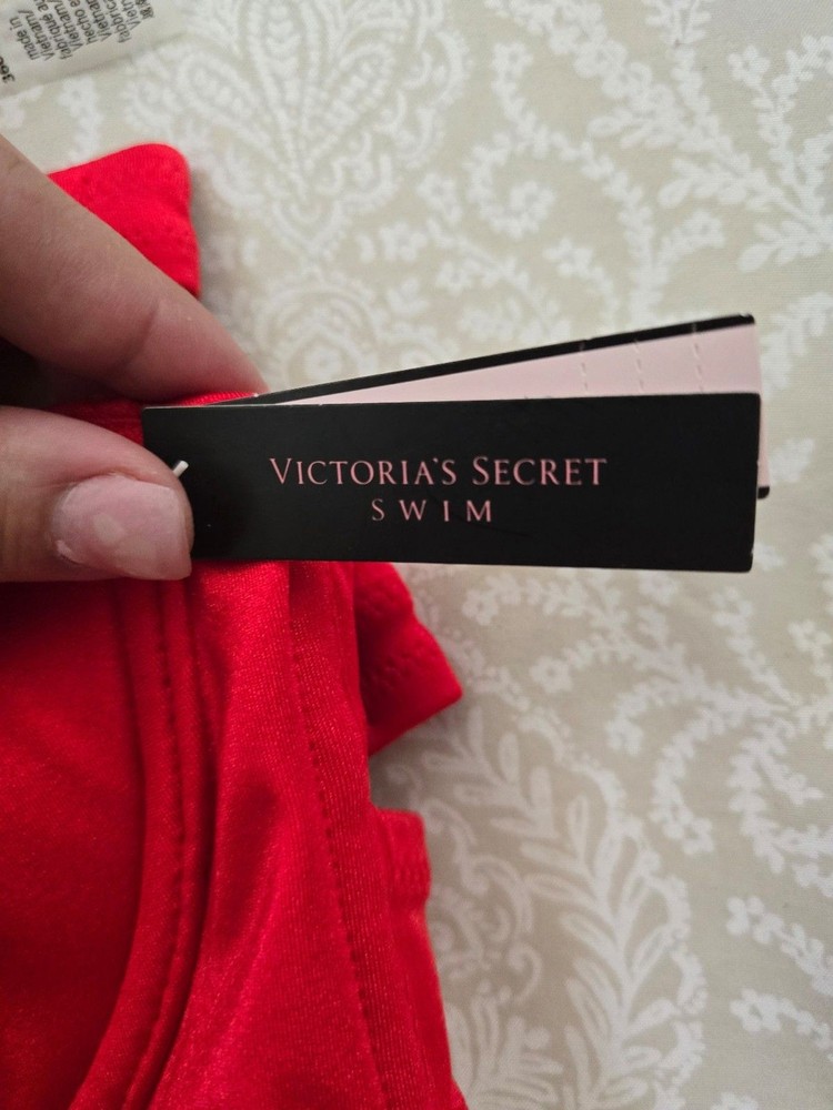 Vs bikini top nwt