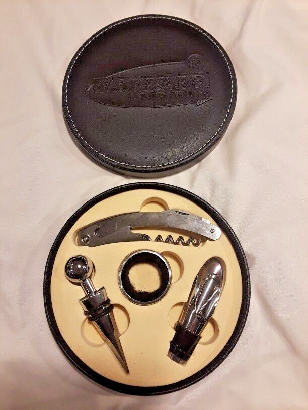 Excellent Wine Opener Tool Kit 4-Piece Gift Set with nice compact carrying case