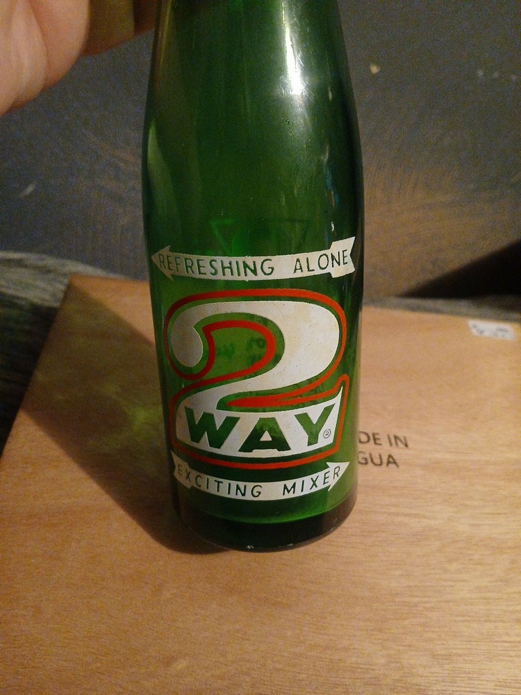 2 - WAY SODA BOTTLE 10 OZ GREEN
