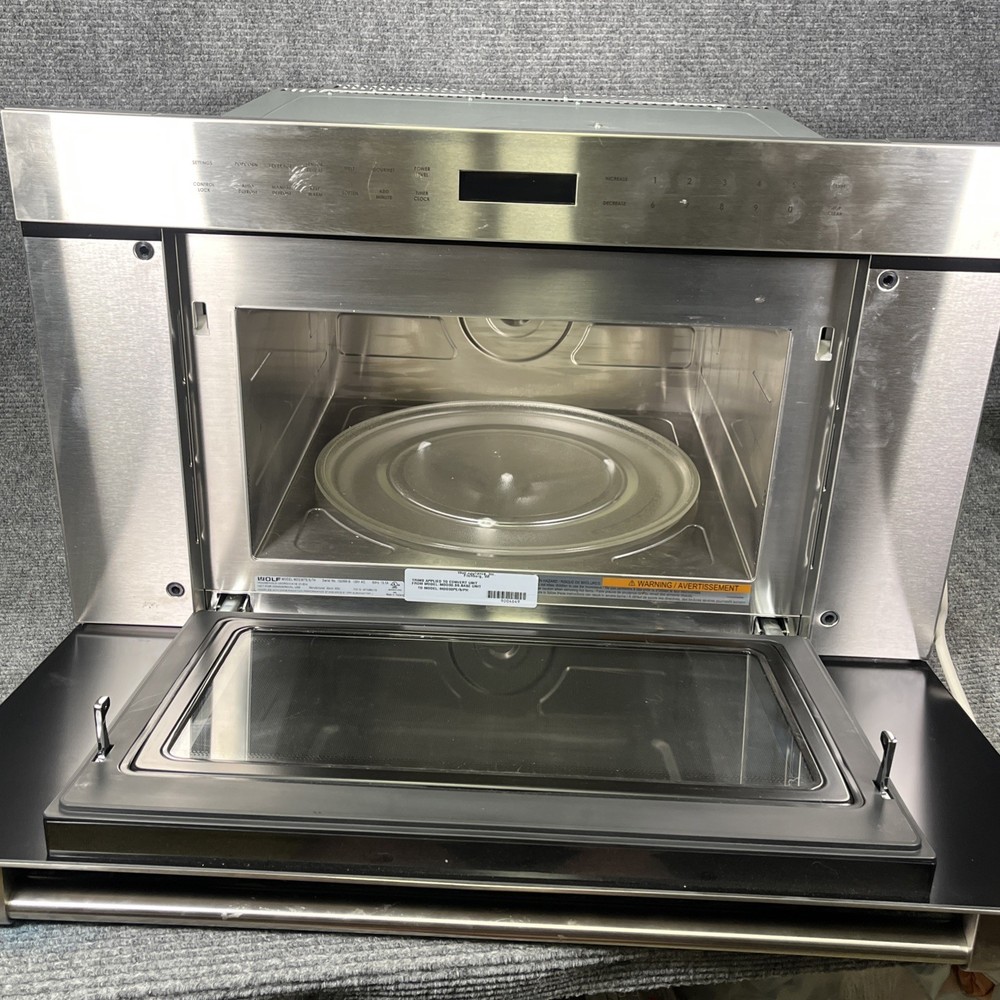 Wolf 30” E Series Professional Drop Down Door Microwave Oven Model MDD30TE/S/TH